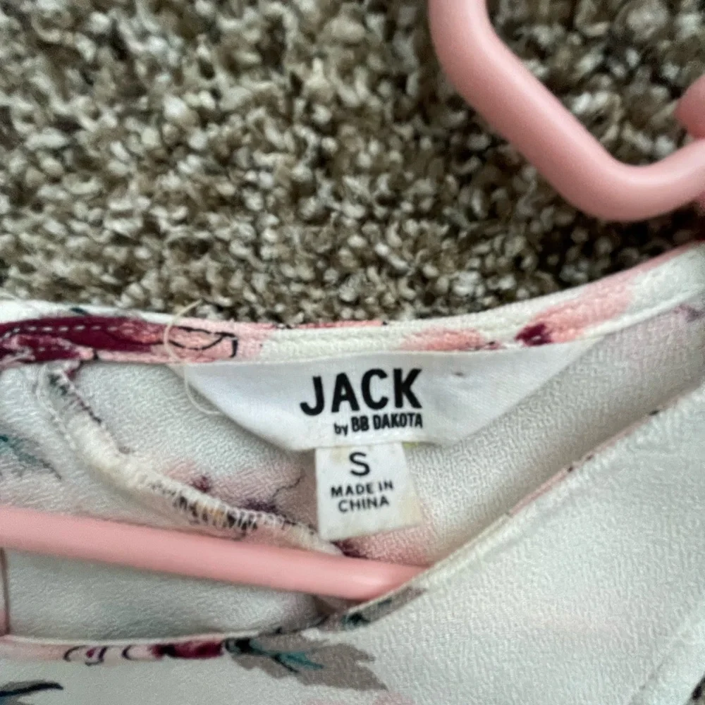 Peek a Boo cut out long sleeved top - Picture 2 of 2